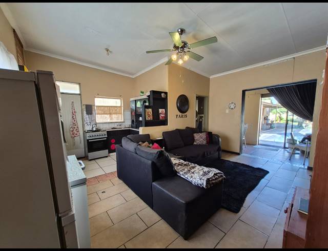 3 BEDROOM HOUSE FOR SALE IN GOLF PARK